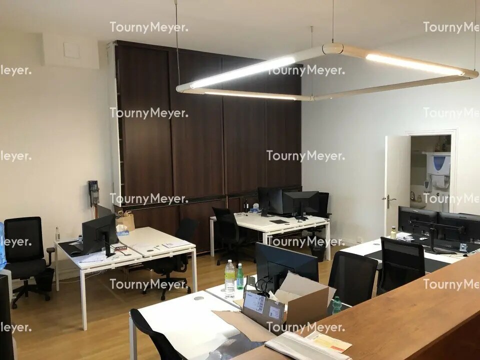 Office in Bordeaux for lease Building Photo- Image 1 of 5