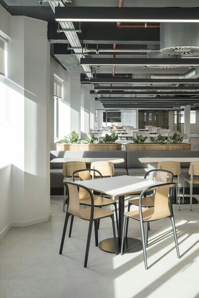 9 Prescot St, Londres à louer - Photo du bâtiment - Image 2 de 93