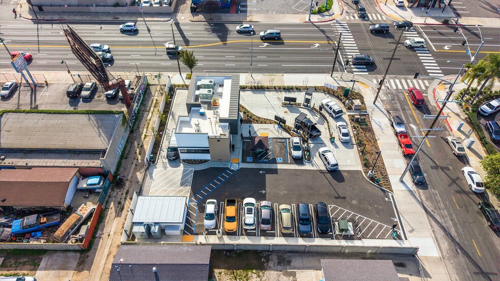 215 W Pacific Coast Hwy, Wilmington, CA for sale - Building Photo - Image 3 of 7