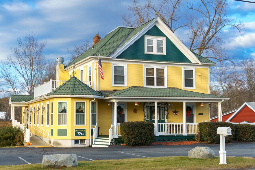 181 W State St, Granby, MA à vendre - Photo du bâtiment - Image 1 de 93
