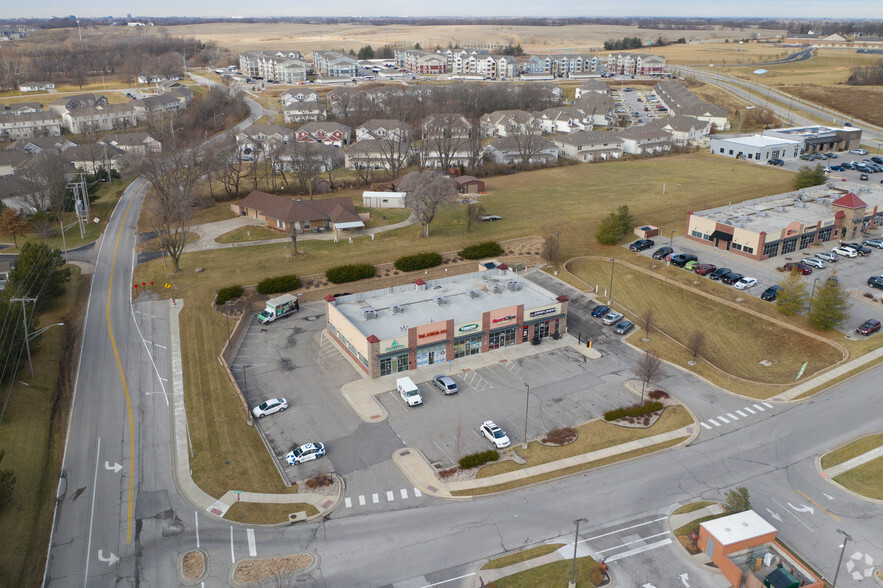 9552-9558 N McGee St, Kansas City, MO for lease - Aerial - Image 3 of 5