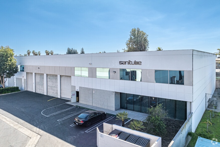 7825 Somerset Blvd, Paramount, CA for lease - Building Photo - Image 3 of 8