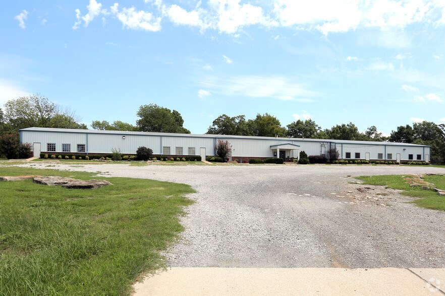 608 E 41st St, Sand Springs, OK à vendre - Photo principale - Image 1 de 1