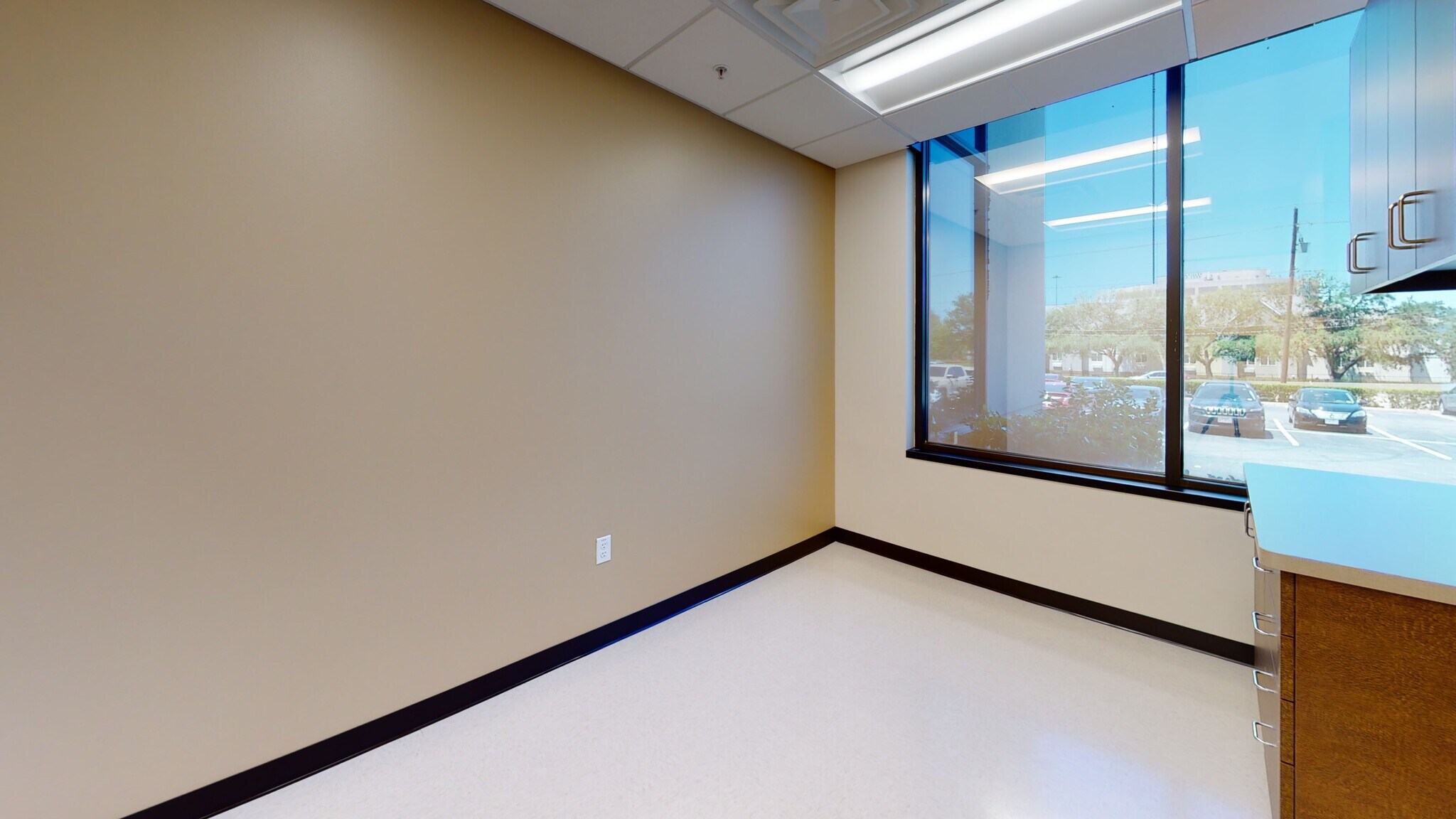 12606 Greenville Ave, Dallas, TX for lease Interior Photo- Image 1 of 14