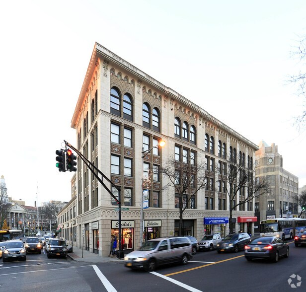 6-10 Gramatan Ave, Mount Vernon, NY à louer - Photo du bâtiment - Image 2 de 3