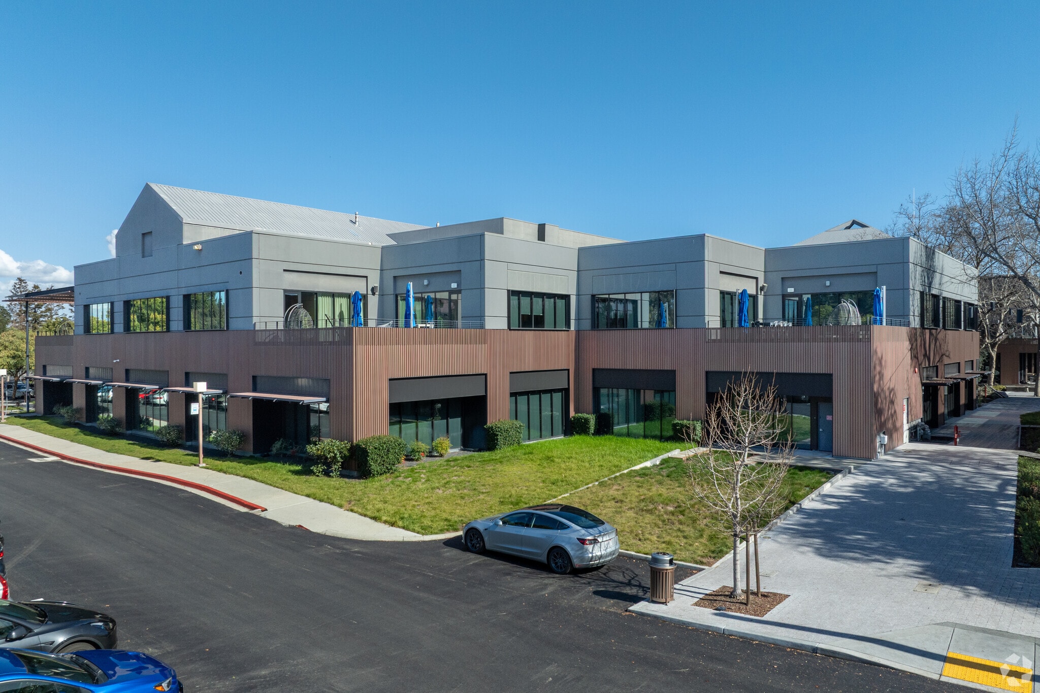 301 E Evelyn Ave, Mountain View, CA for lease Building Photo- Image 1 of 6