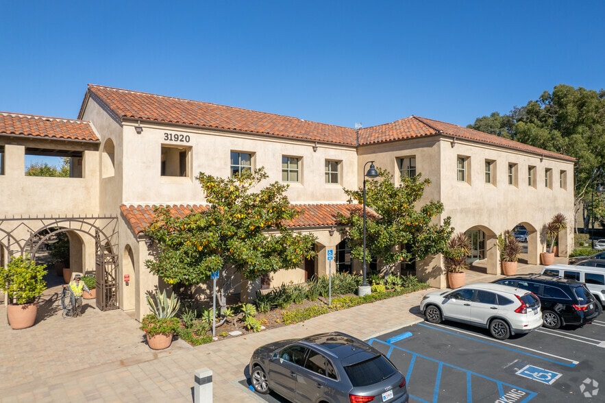 31920 Del Obispo St, San Juan Capistrano, CA à louer - Photo du bâtiment - Image 3 de 6
