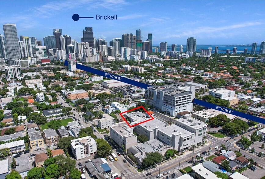 635 SW 7th Ct, Miami, FL à vendre - Photo du bâtiment - Image 2 de 14