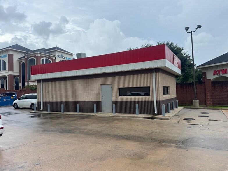 2890 N Dowlen Rd, Beaumont, TX à louer - Photo du bâtiment - Image 1 de 7