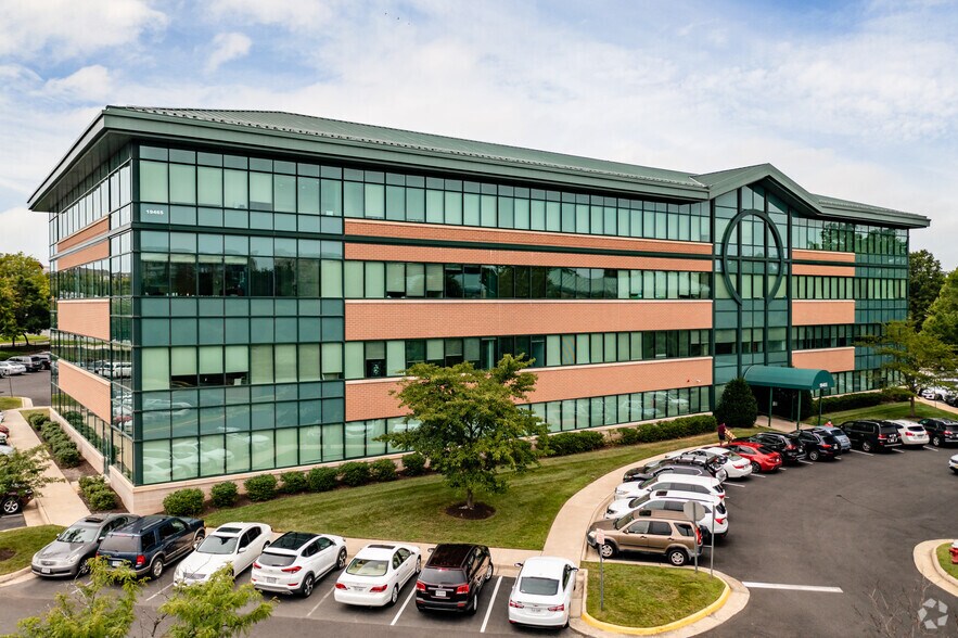 19465 Deerfield Ave, Lansdowne, VA à vendre - Photo du bâtiment - Image 2 de 15