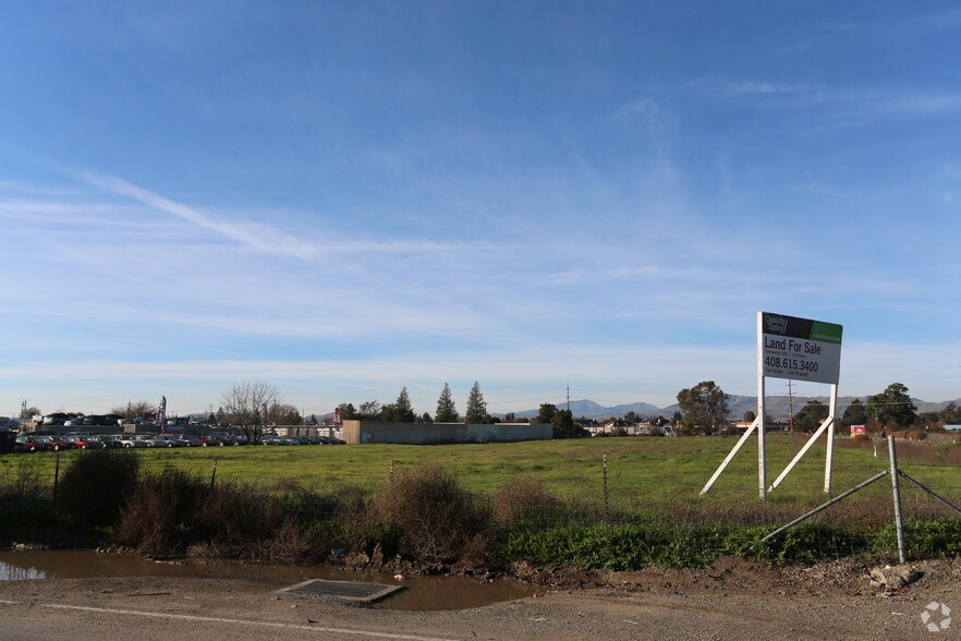 5945 Southfront Rd, Livermore, CA à vendre - Photo du bâtiment - Image 2 de 6
