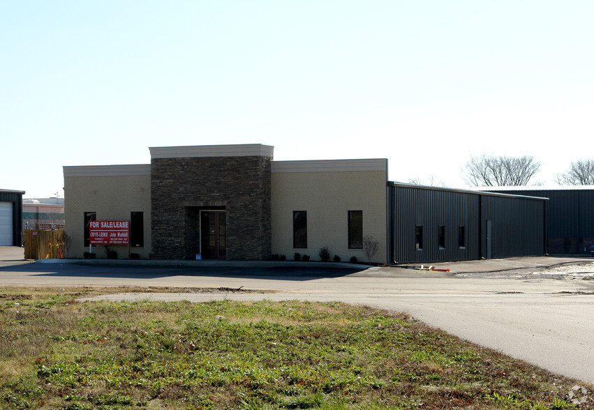 564 Trinity Creek Cv, Cordova, TN for lease - Building Photo - Image 2 of 13