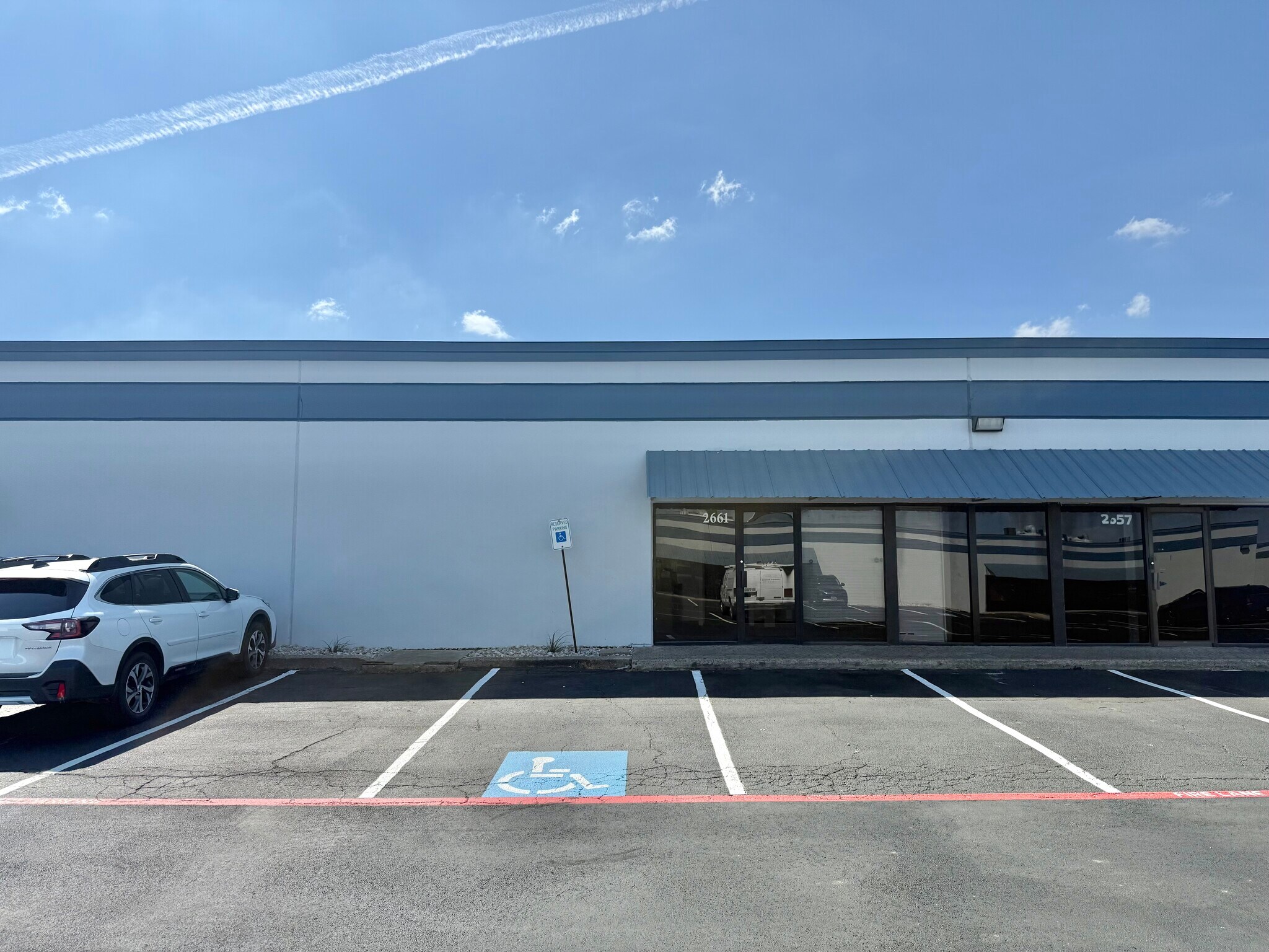 2601-2621 Aero Dr, Grand Prairie, TX à louer Photo du bâtiment- Image 1 de 9