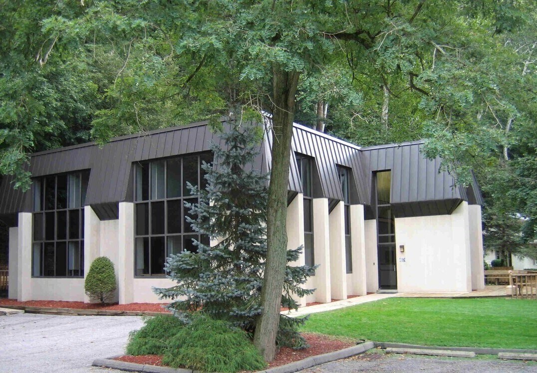 4074 Mt Royal Blvd, Allison Park, PA à louer Photo du bâtiment- Image 1 de 9