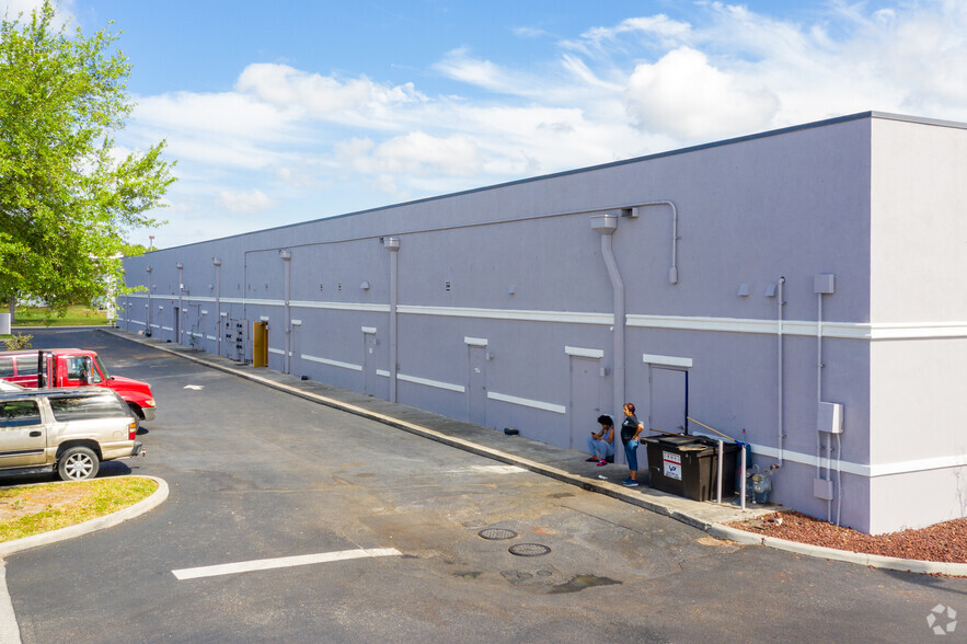 3262 Vineland Rd, Kissimmee, FL for lease - Building Photo - Image 3 of 4