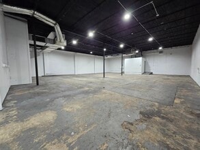 52 SW 5th Ct, Pompano Beach, FL for lease Interior Photo- Image 2 of 8