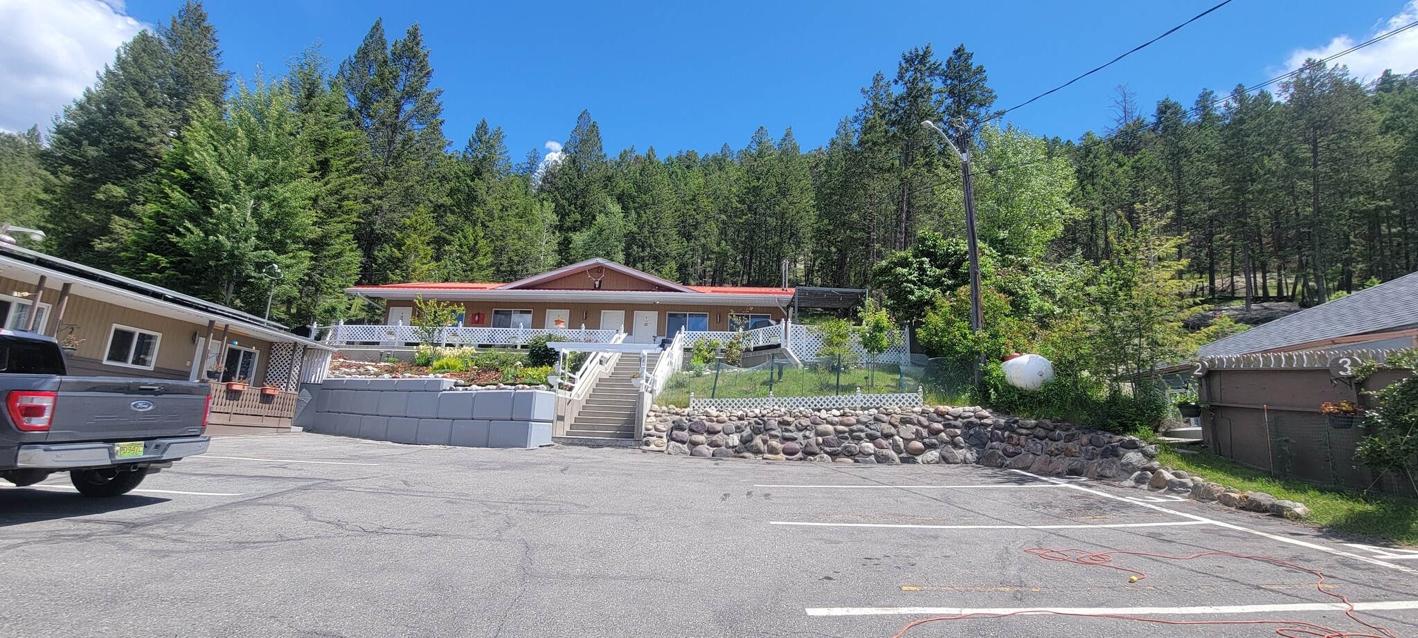 5008 Hwy 93, Radium Hot Springs, BC for sale Primary Photo- Image 1 of 12