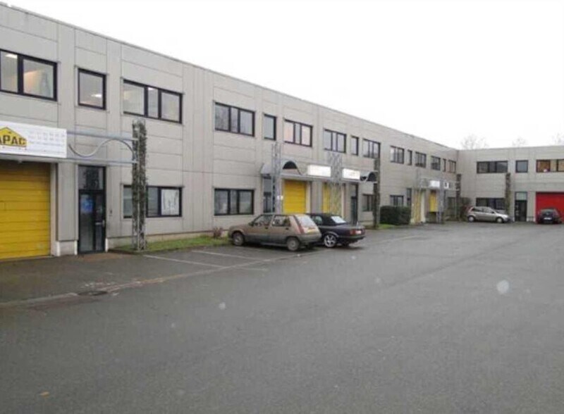 11 Rue Gustave Madiot, Bondoufle à louer - Photo du bâtiment - Image 3 de 8