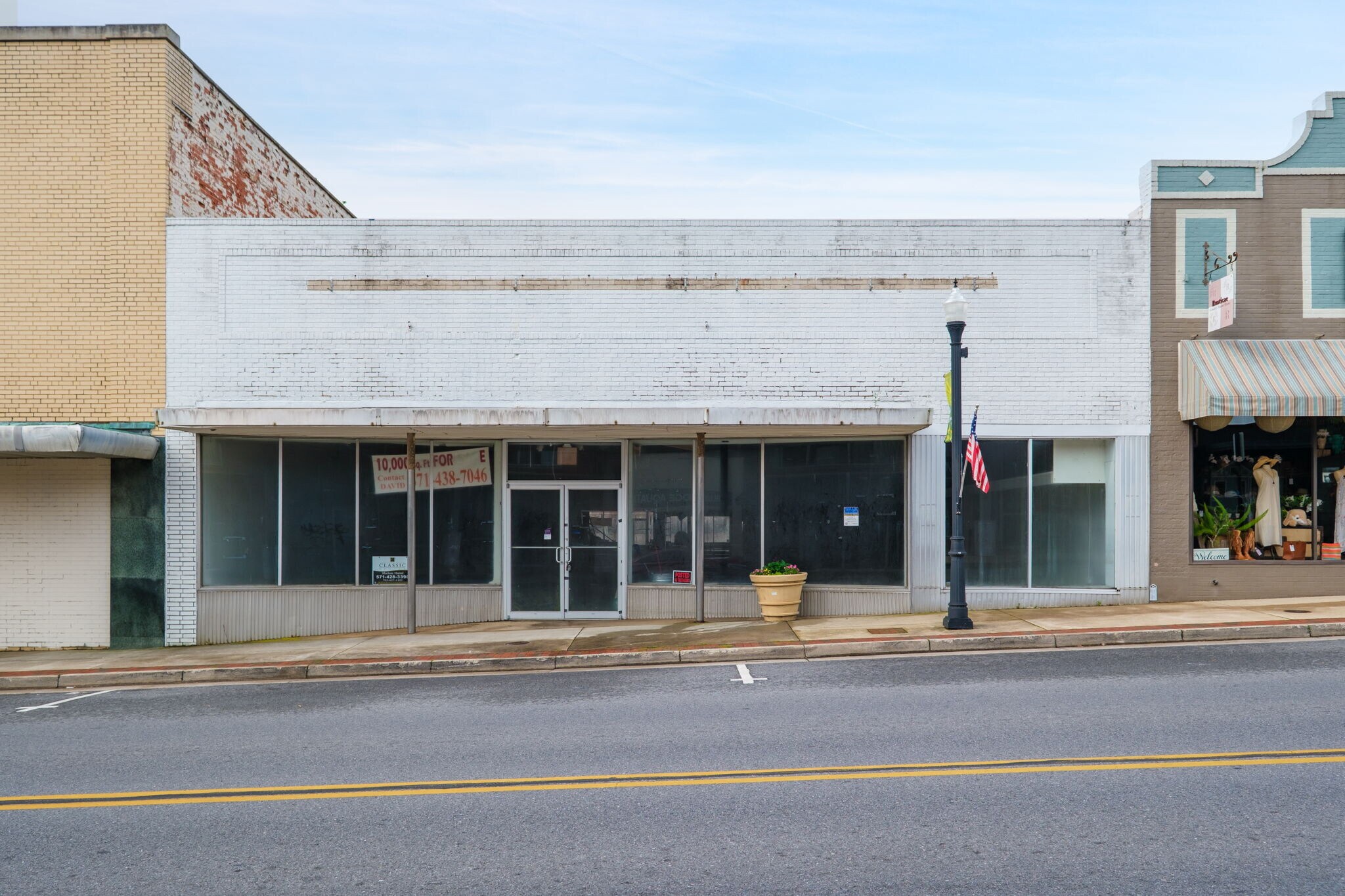 322 W Main St, Waynesboro, VA à louer Photo du bâtiment- Image 1 de 11