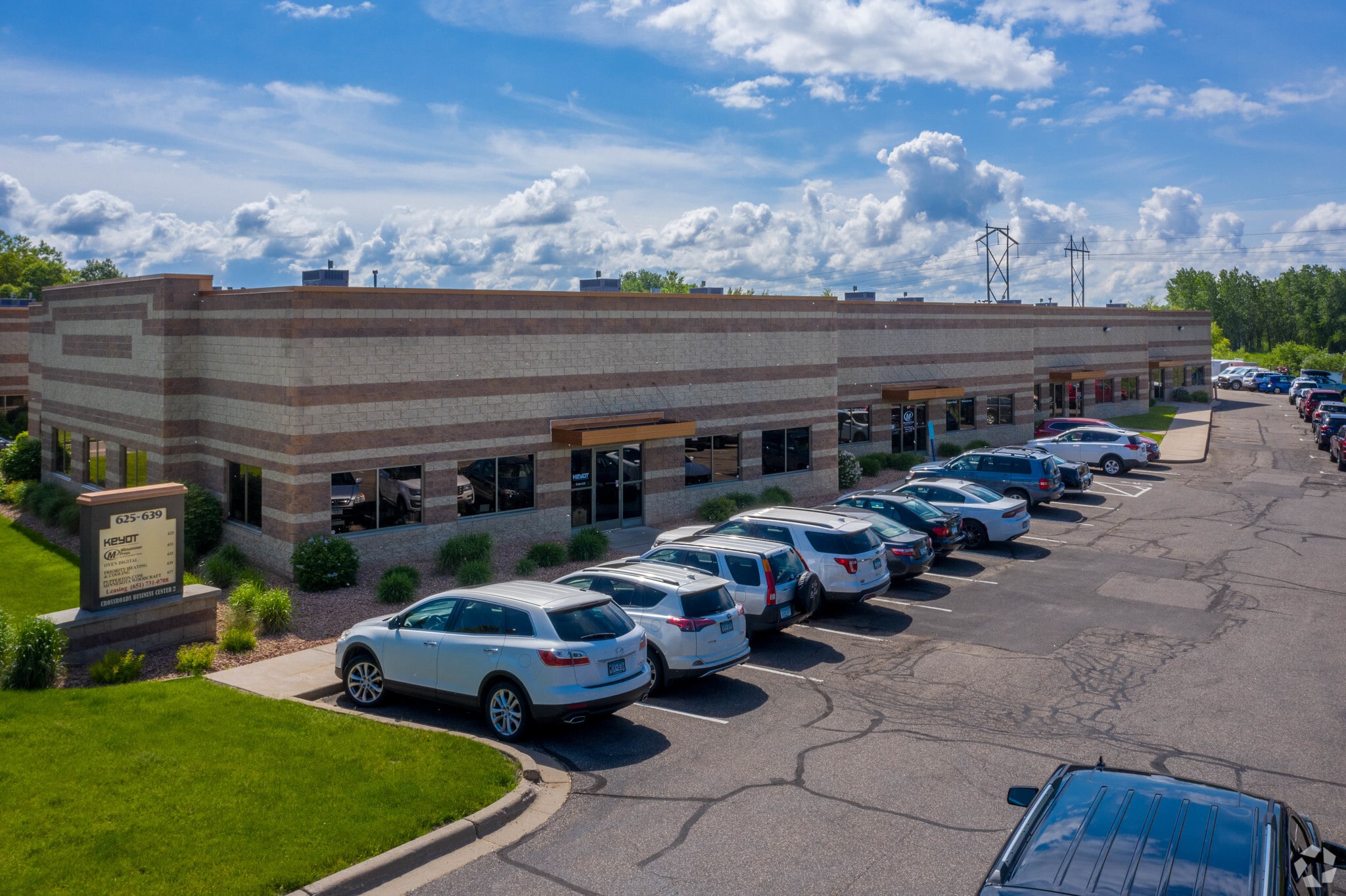 625 Hayward Ave N, Oakdale, MN for lease Primary Photo- Image 1 of 7