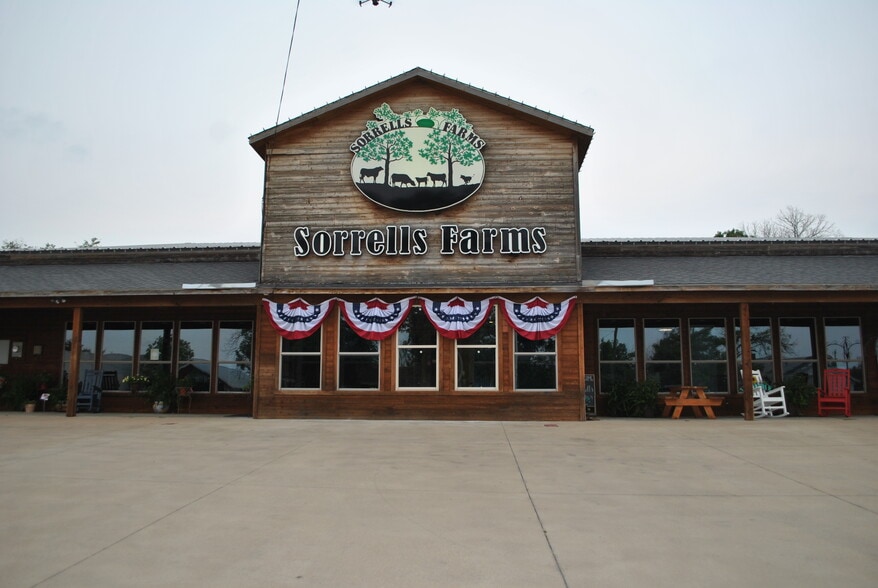 409 E Central Ave, Comanche, TX for sale - Building Photo - Image 2 of 9