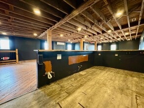 255-257 Short Coxe Ave, Asheville, NC for lease Interior Photo- Image 2 of 7