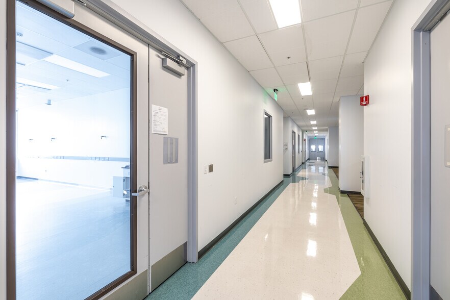 400 E Jamie Ct, South San Francisco, CA for lease - Interior Photo - Image 1 of 4