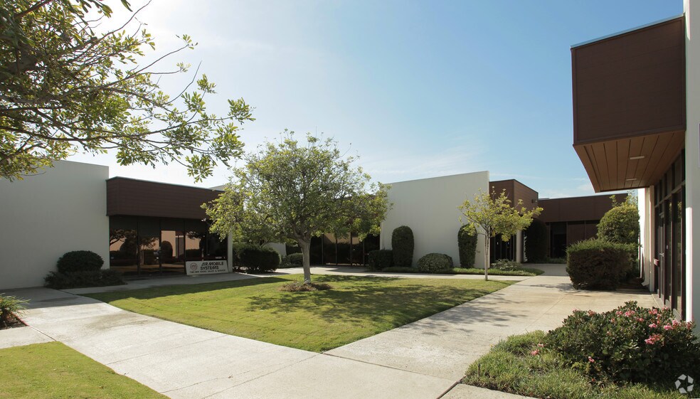 14140 Alondra Blvd, Santa Fe Springs, CA à louer - Photo du bâtiment - Image 1 de 8