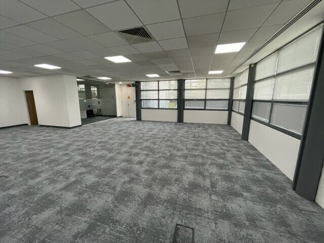 Bessemer Rd, Welwyn Garden City for lease - Interior Photo - Image 3 of 4