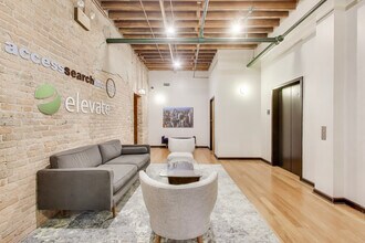 607 W Fulton St, Chicago, IL for lease Lobby- Image 2 of 6