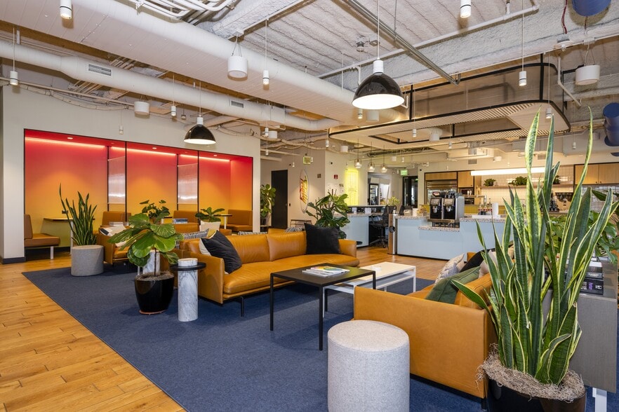 333 W San Carlos St, San Jose, CA for lease - Interior Photo - Image 2 of 26