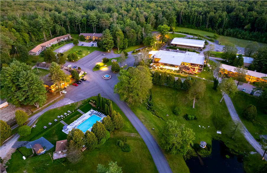 2206 State Route 9N, Lake George, NY à vendre - Aérien - Image 1 de 40