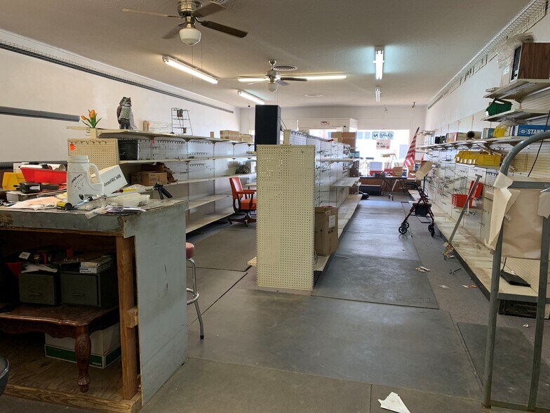 104 S Grand Ave, Cherokee, OK à vendre - Photo du bâtiment - Image 3 de 7