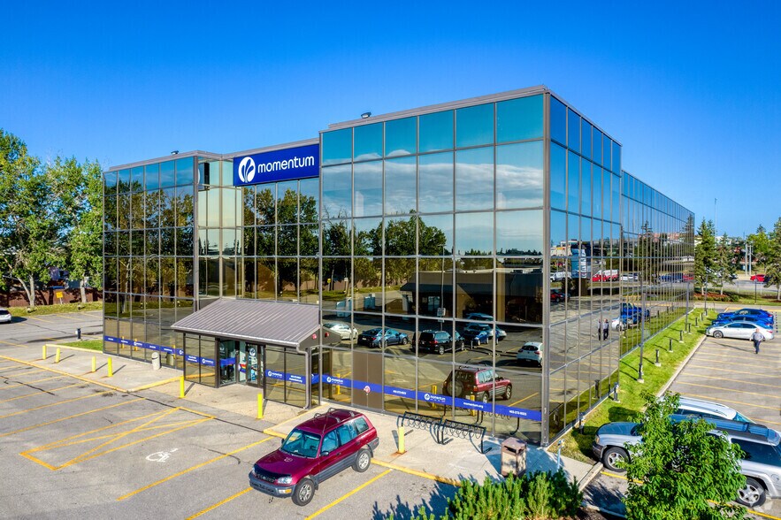 525 28th St SE, Calgary, AB à vendre - Photo du bâtiment - Image 1 de 1