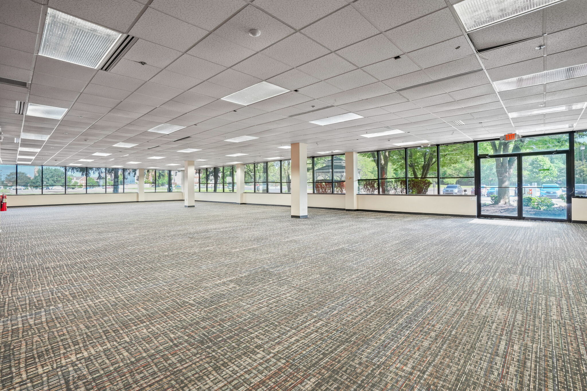 200 E Campus View Blvd, Columbus, OH for lease Interior Photo- Image 1 of 1