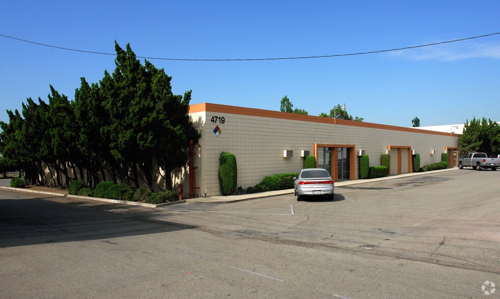 4719 Brooks St, Montclair, CA for lease - Primary Photo - Image 1 of 2