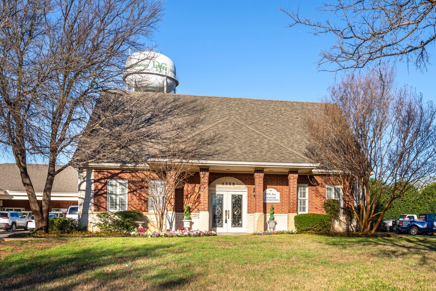 2308 Michigan Ct, Dalworthington Gardens, TX for sale - Building Photo - Image 1 of 8
