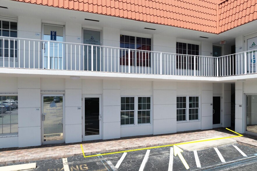 721 Us Highway 1, North Palm Beach, FL à louer - Photo du bâtiment - Image 1 de 9