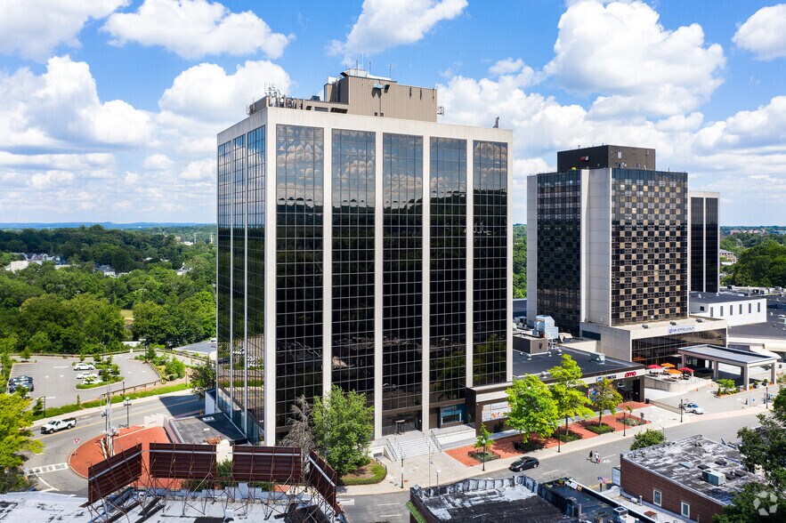89 Headquarters Plz, Morristown, NJ à louer - Photo du bâtiment - Image 1 de 15