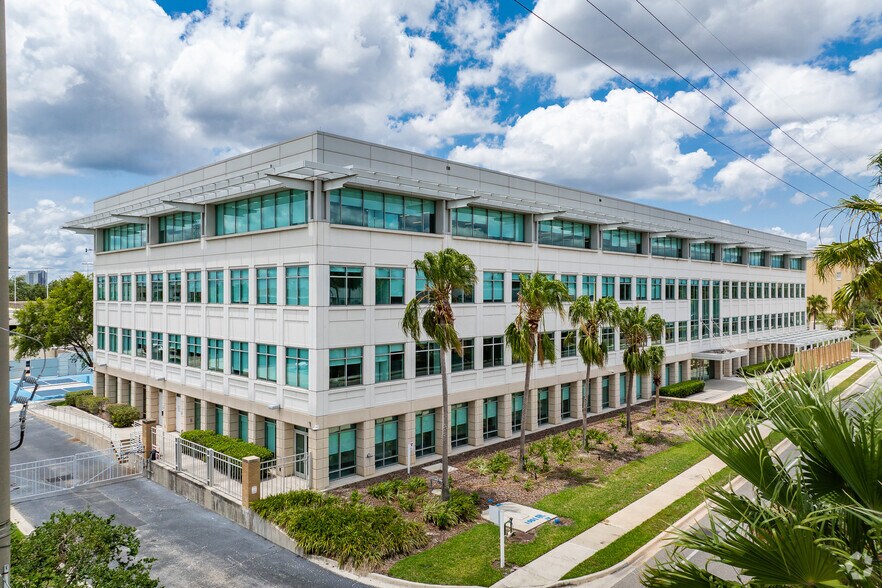 1001 E Palm Ave, Tampa, FL à louer - Photo du bâtiment - Image 3 de 5