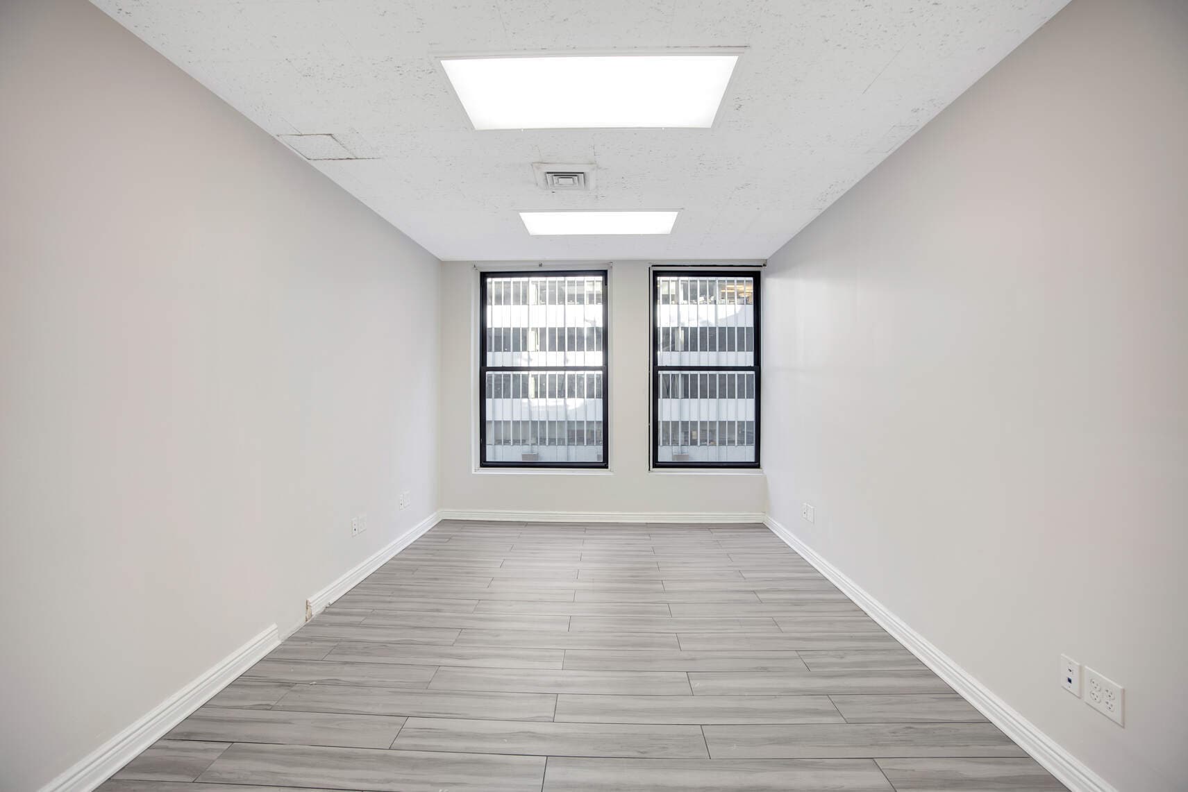 554 Fifth Ave, New York, NY à louer Photo intérieure- Image 1 de 8