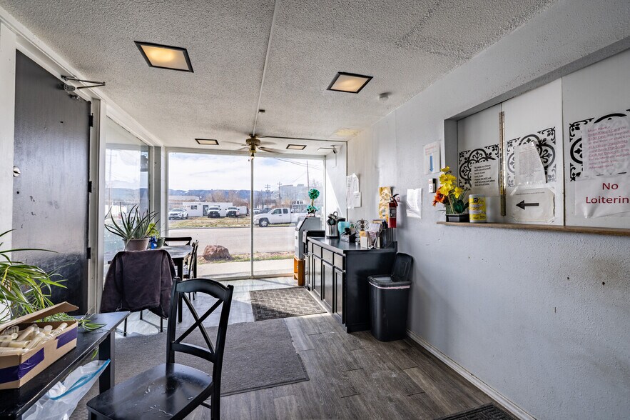 440 E A St, Casper, WY à vendre - Photo du bâtiment - Image 3 de 20