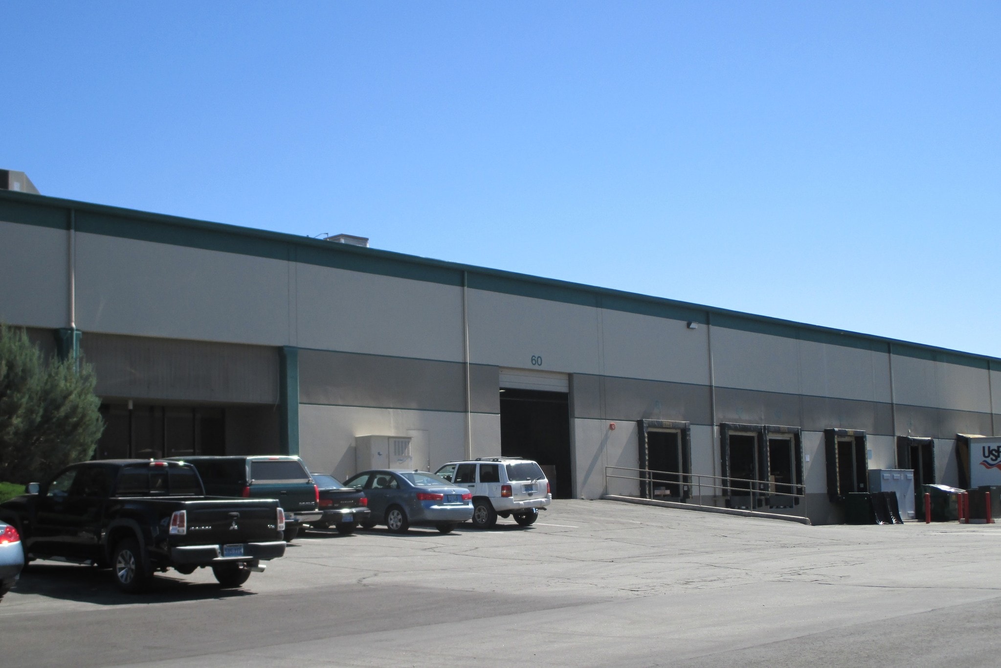 800-890 E Glendale Ave, Sparks, NV for lease Building Photo- Image 1 of 2