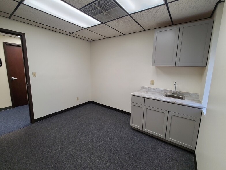 2555 S Dixie Dr, Kettering, OH à louer - Photo intérieure - Image 3 de 5