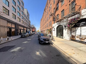 94 N 3rd St, Brooklyn, NY à louer Autre- Image 1 de 4