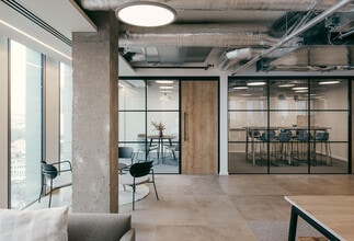 103-105 Bunhill Row, Londres à louer Photo du bâtiment- Image 2 de 8