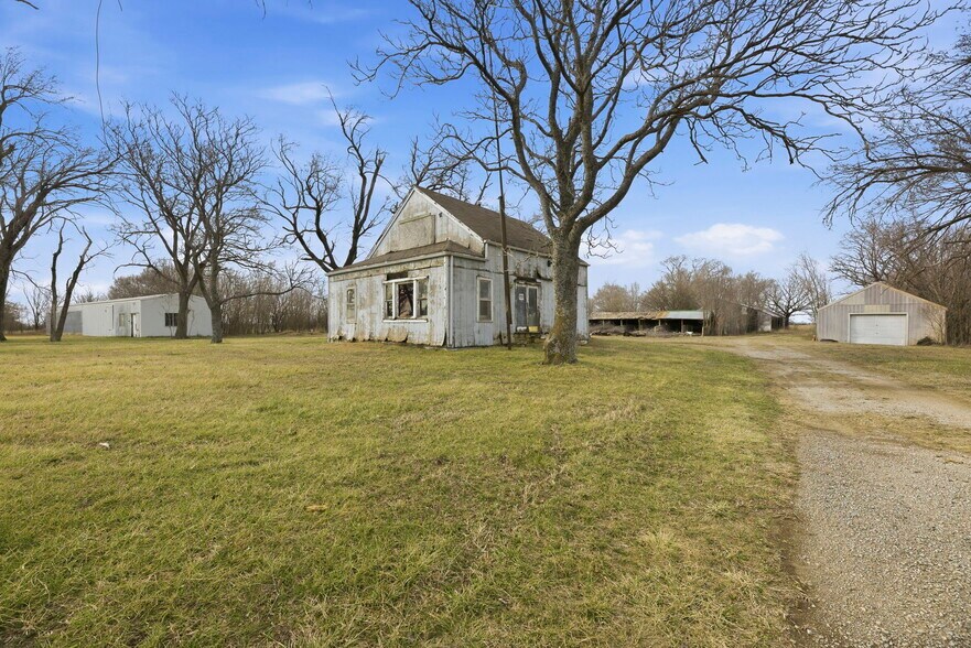 2052 E 341st St, Melvern, KS à vendre - Photo du bâtiment - Image 2 de 11