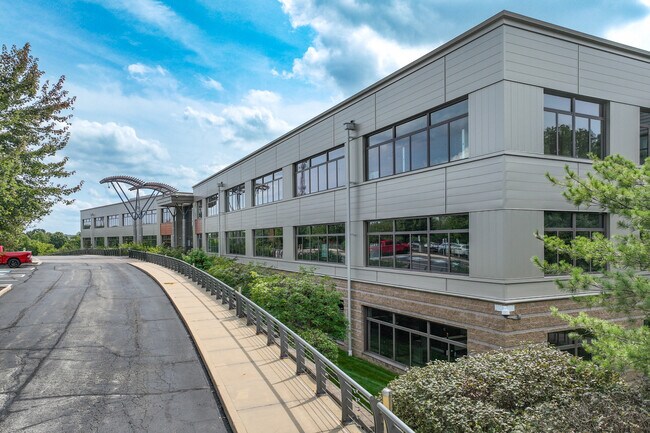 Plus de détails pour 100 Global View Dr, Warrendale, PA - Coworking à louer