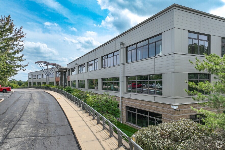100 Global View Dr, Warrendale, PA à vendre - Photo du bâtiment - Image 1 de 16