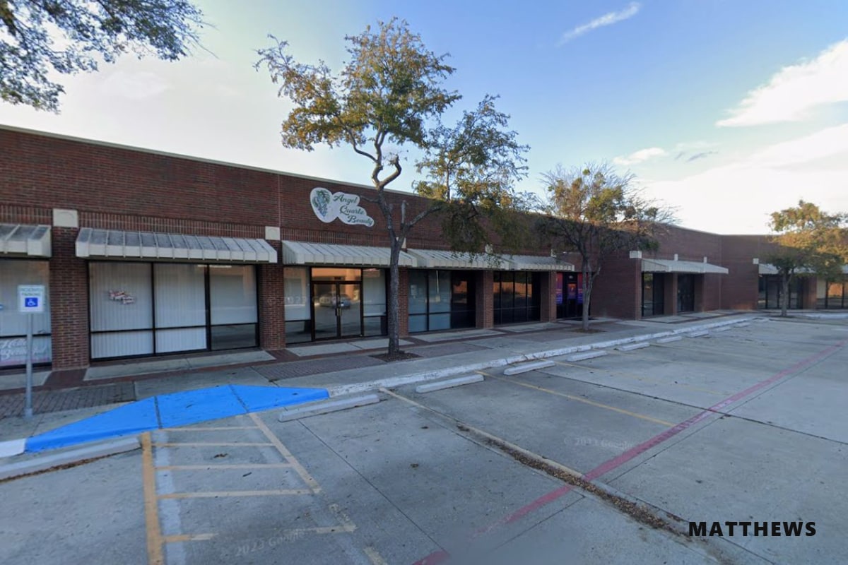100-101 E Corporate Dr, Lewisville, TX for lease Building Photo- Image 1 of 5